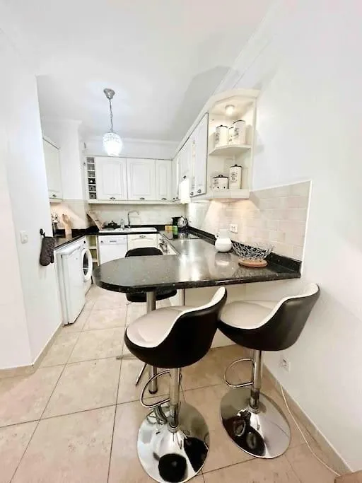 Le Square Pauline, Apt 4 Prs, Jardin, 300M Mer Antibes Apartment