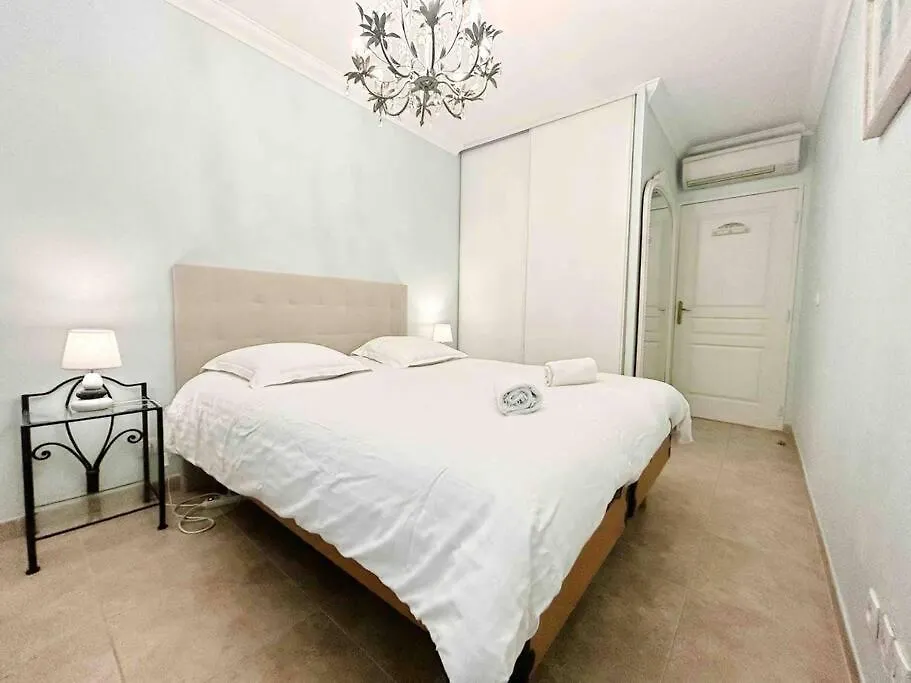 Apartment Le Square Pauline, Apt 4 Prs, Jardin, 300M Mer Antibes