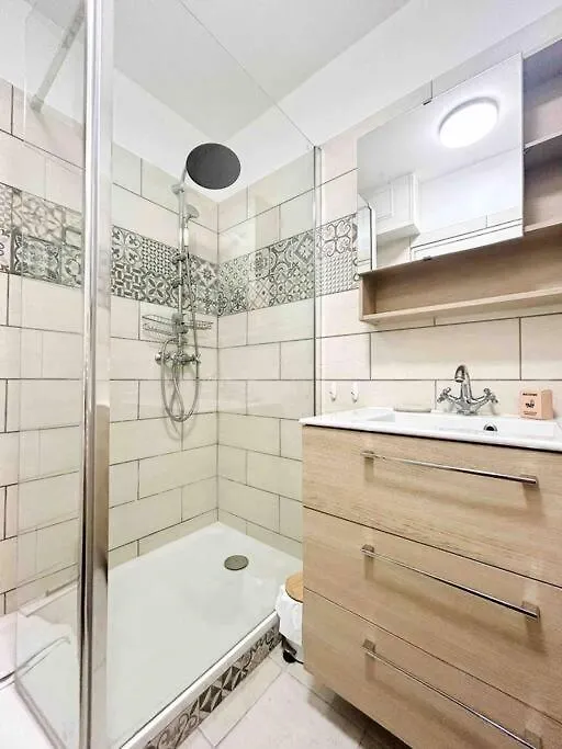 Apartment Le Square Pauline, Apt 4 Prs, Jardin, 300M Mer Antibes